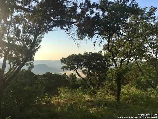 54 South Ridge Drive, ConCan, TX 78838