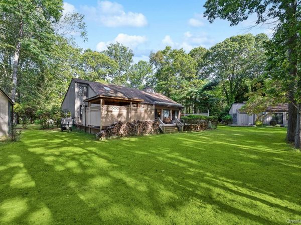 4 Ivy Place, Shelter Island, NY 11964