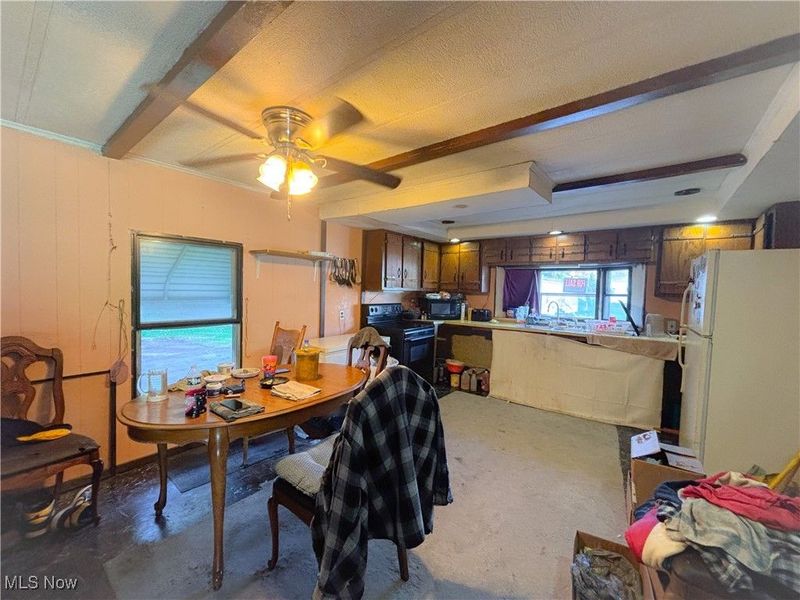 57 Redwood Drive, Beloit, OH 44609 Photo 9