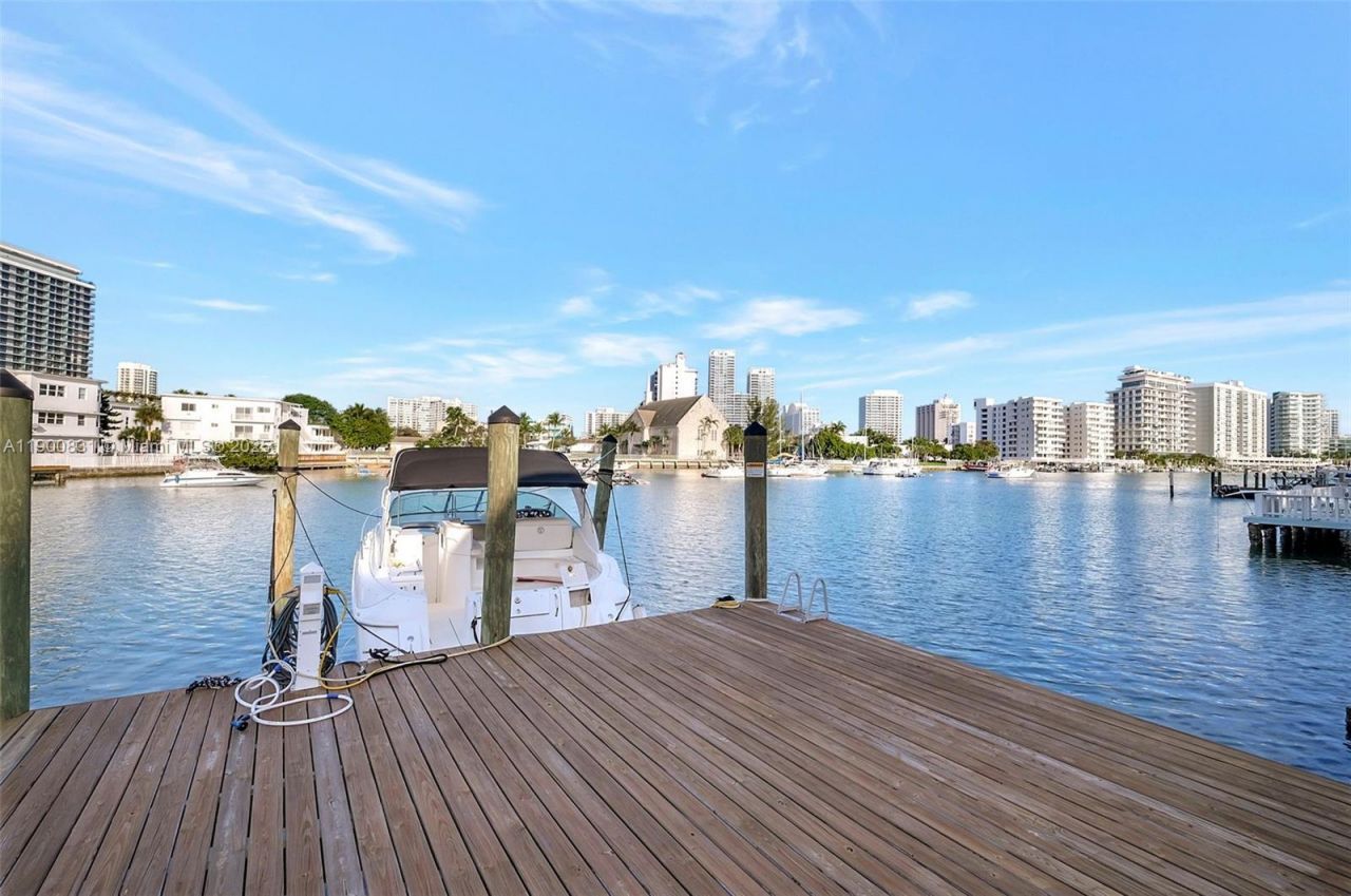 6881 Bay Dr, Unit 7, Miami Beach, FL 33141 Photo