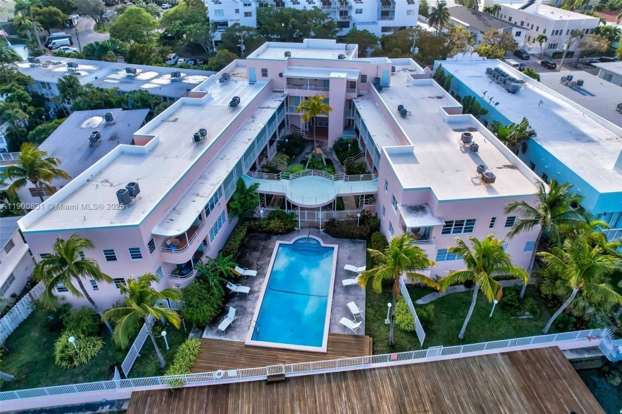 6881 Bay Dr, Unit 7, Miami Beach, FL 33141 Photo