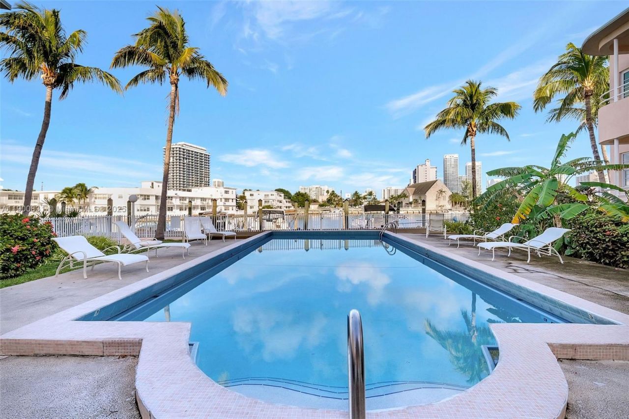 6881 Bay Dr, Unit 7, Miami Beach, FL 33141 Photo