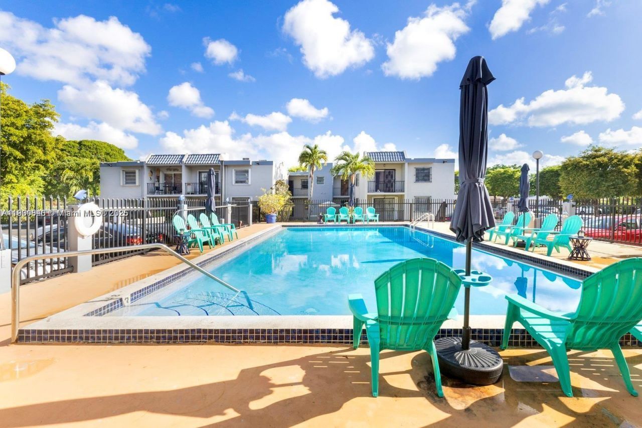 3181 SW 13th St, Unit 407, Miami, FL 33145 Photo