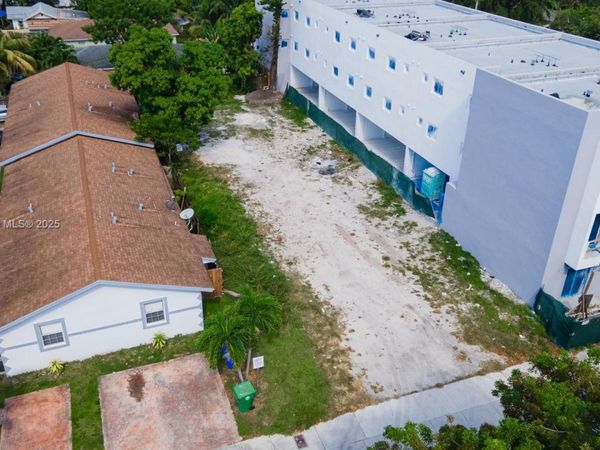 155 NW 59th St, Miami, FL 33127