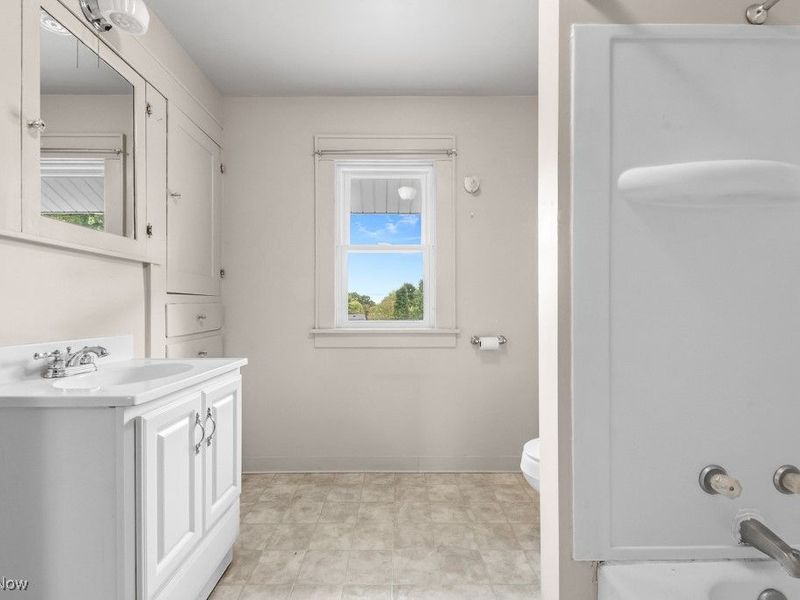 2408 S Linden Avenue, Alliance, OH 44601 Photo 13