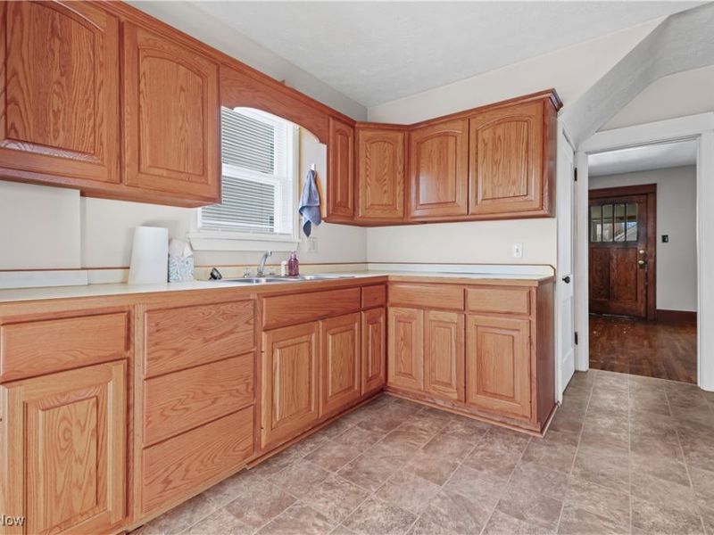 2408 S Linden Avenue, Alliance, OH 44601 Photo 16