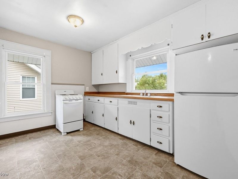 2408 S Linden Avenue, Alliance, OH 44601 Photo 3