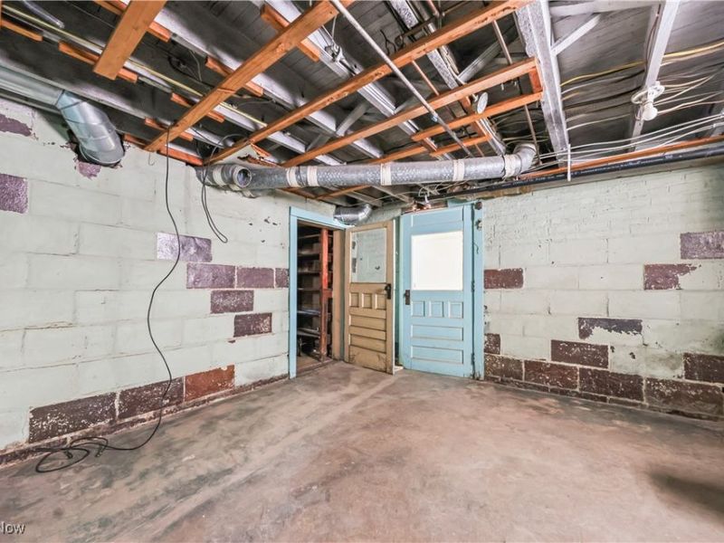 2408 S Linden Avenue, Alliance, OH 44601 Photo 36