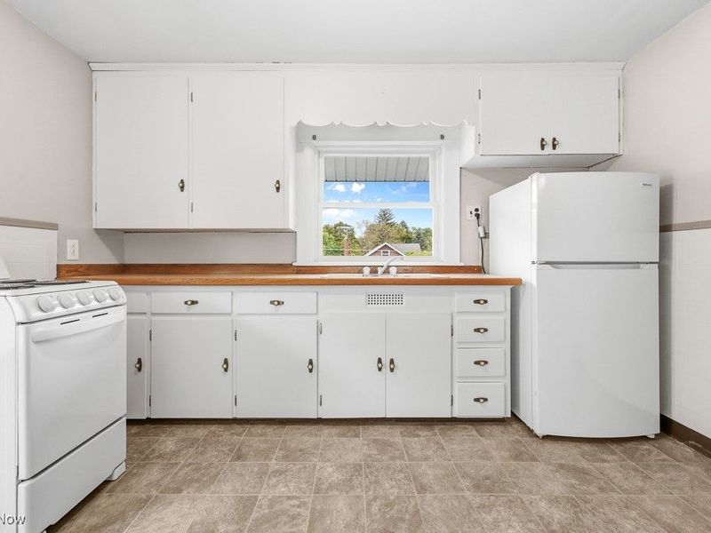 2408 S Linden Avenue, Alliance, OH 44601 Photo 4