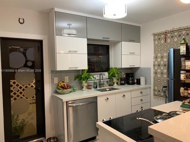 2 NE 44 St, Miami, FL 33137 Photo