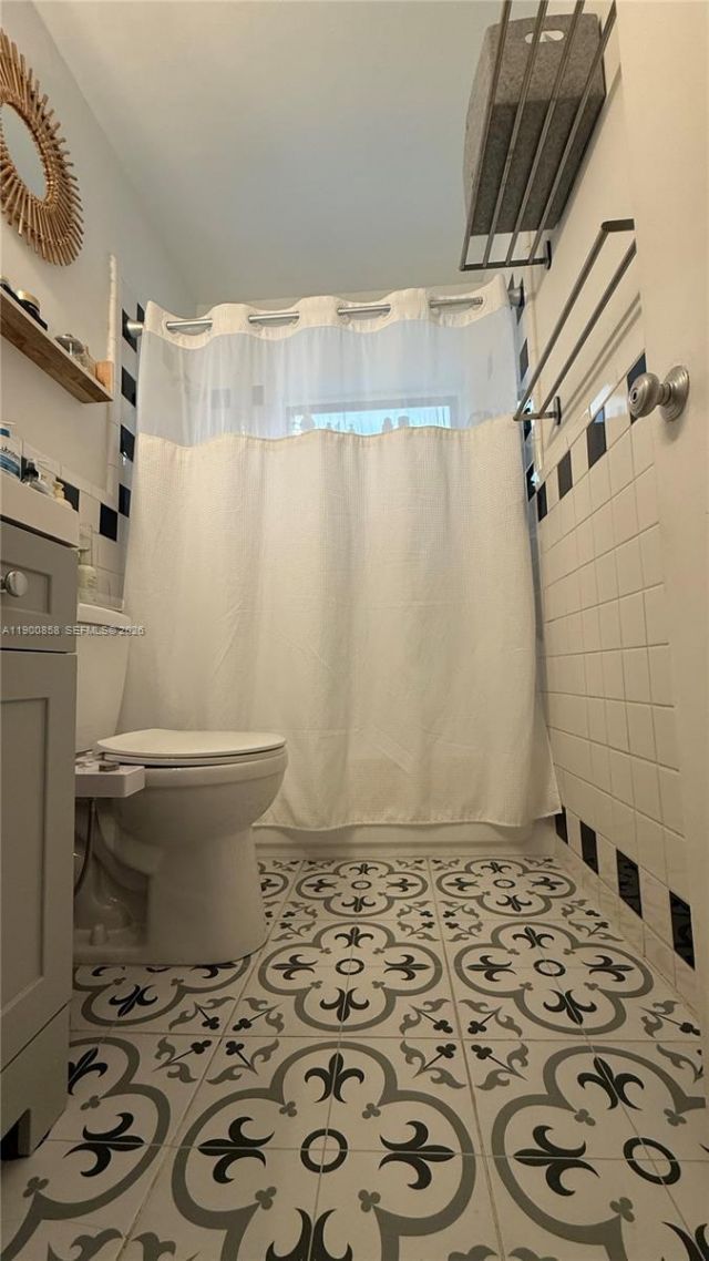 2 NE 44 St, Miami, FL 33137 Photo