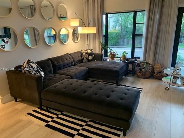2 NE 44 St, Miami, FL 33137 Photo