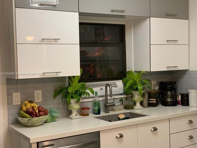 2 NE 44 St, Miami, FL 33137 Photo