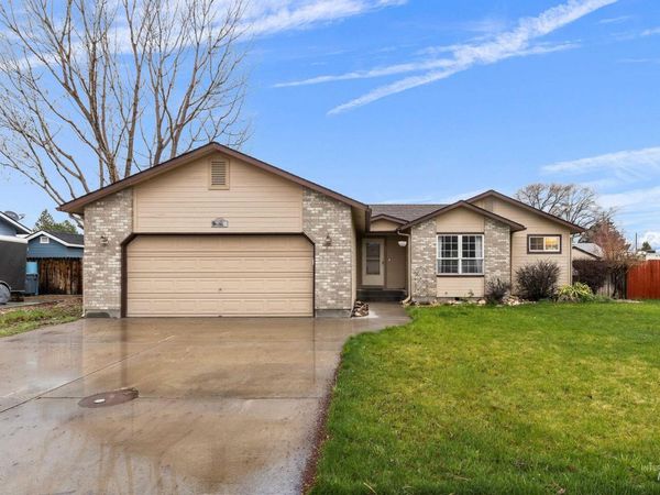 1430 Rosewood St, Mountain Home, ID 83647