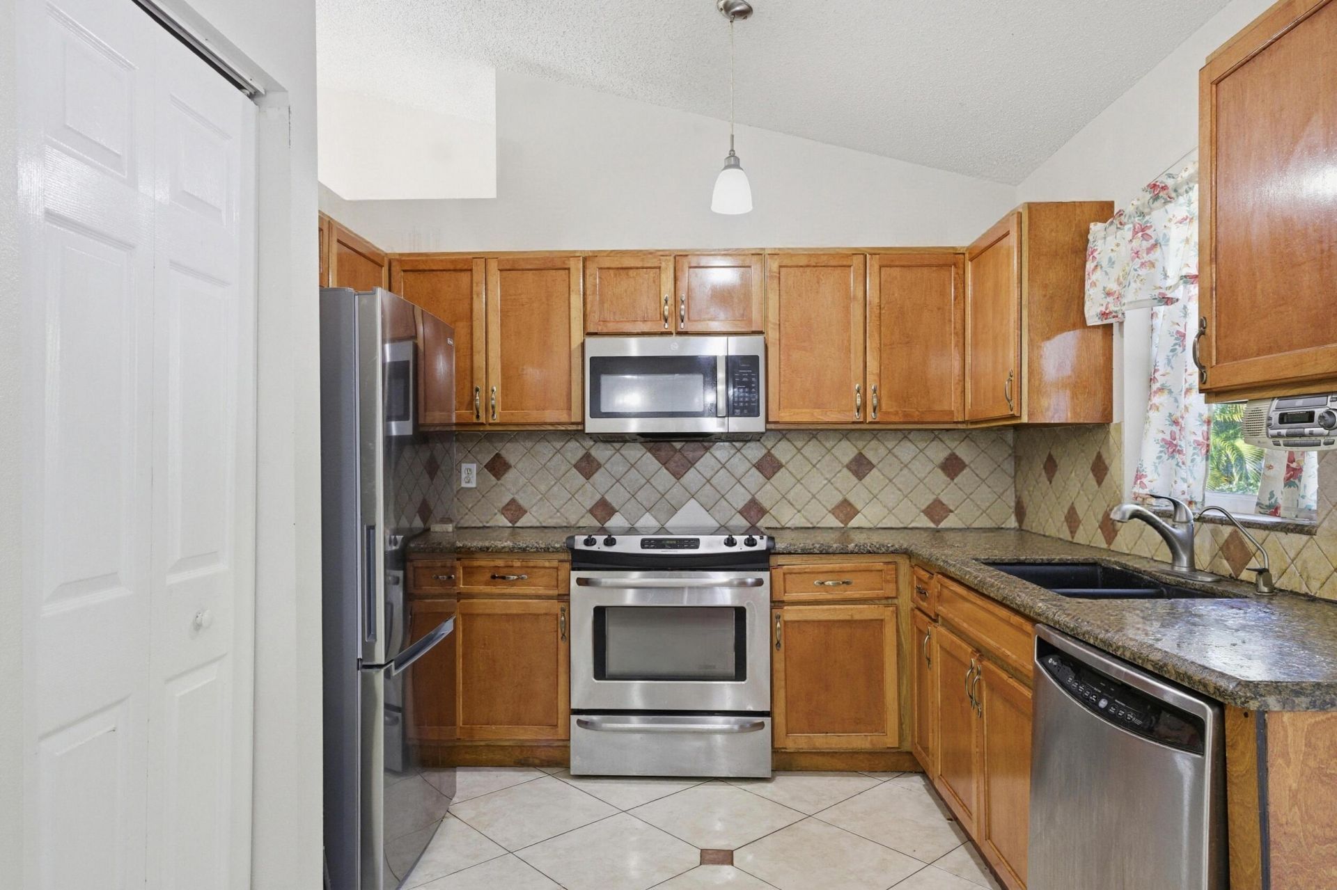 1273 SW Glastonberry Avenue, Port Saint Lucie, FL 34953 Photo