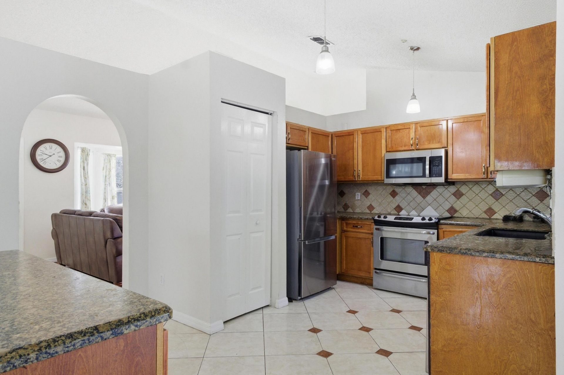 1273 SW Glastonberry Avenue, Port Saint Lucie, FL 34953 Photo
