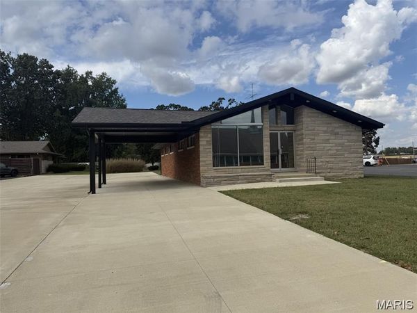 1011 N 8th Street, Vandalia, IL 62471