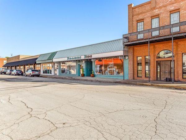 221 N Belknap Street , Stephenville, TX 76401