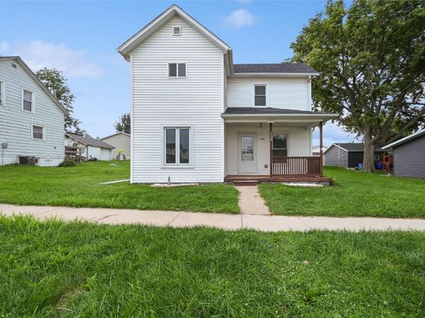 112 E Tuttle Street, Norway, IA 52318