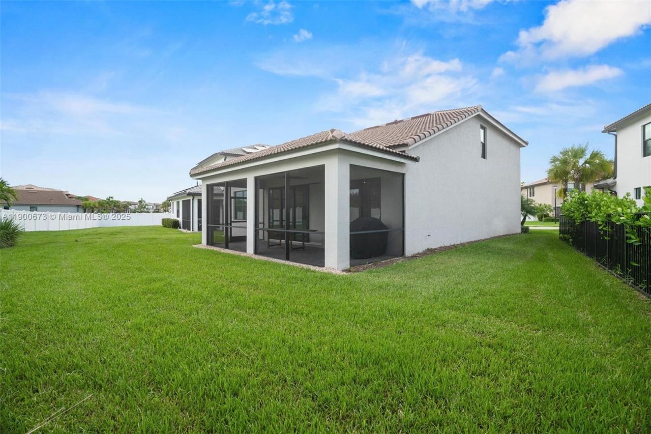 8036 NW 78th St, Tamarac, FL 33321 Photo