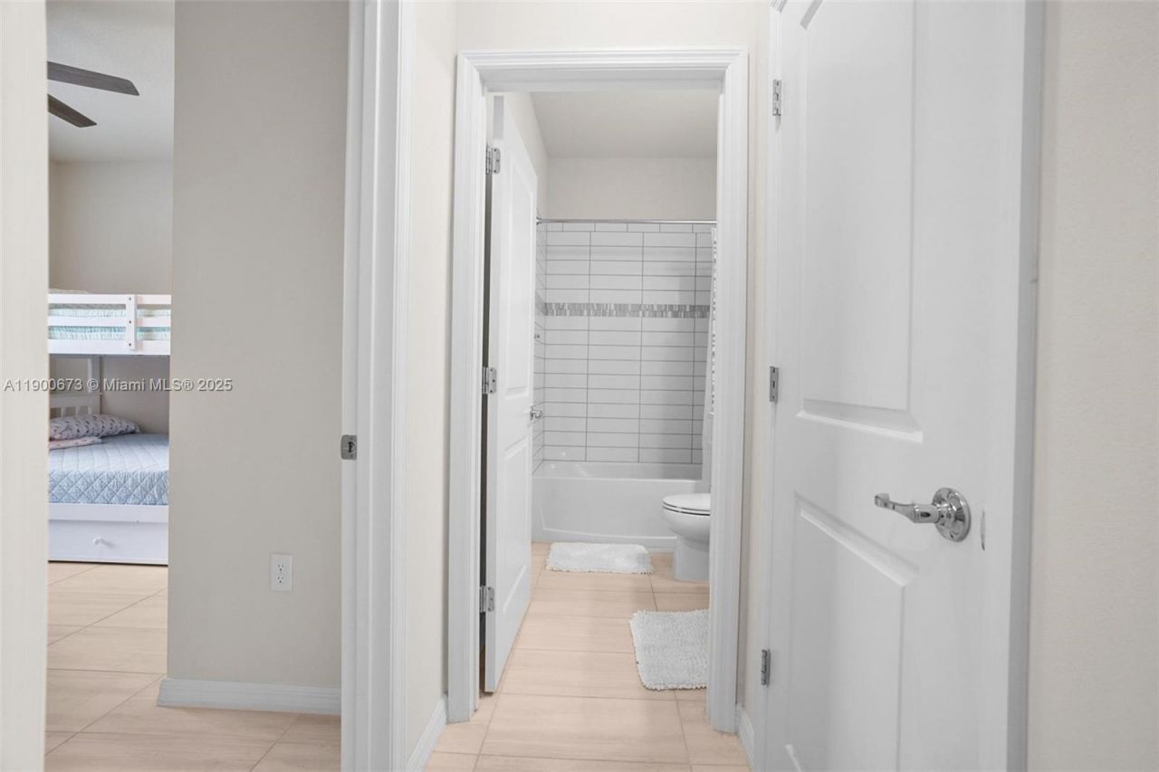 8036 NW 78th St, Tamarac, FL 33321 Photo