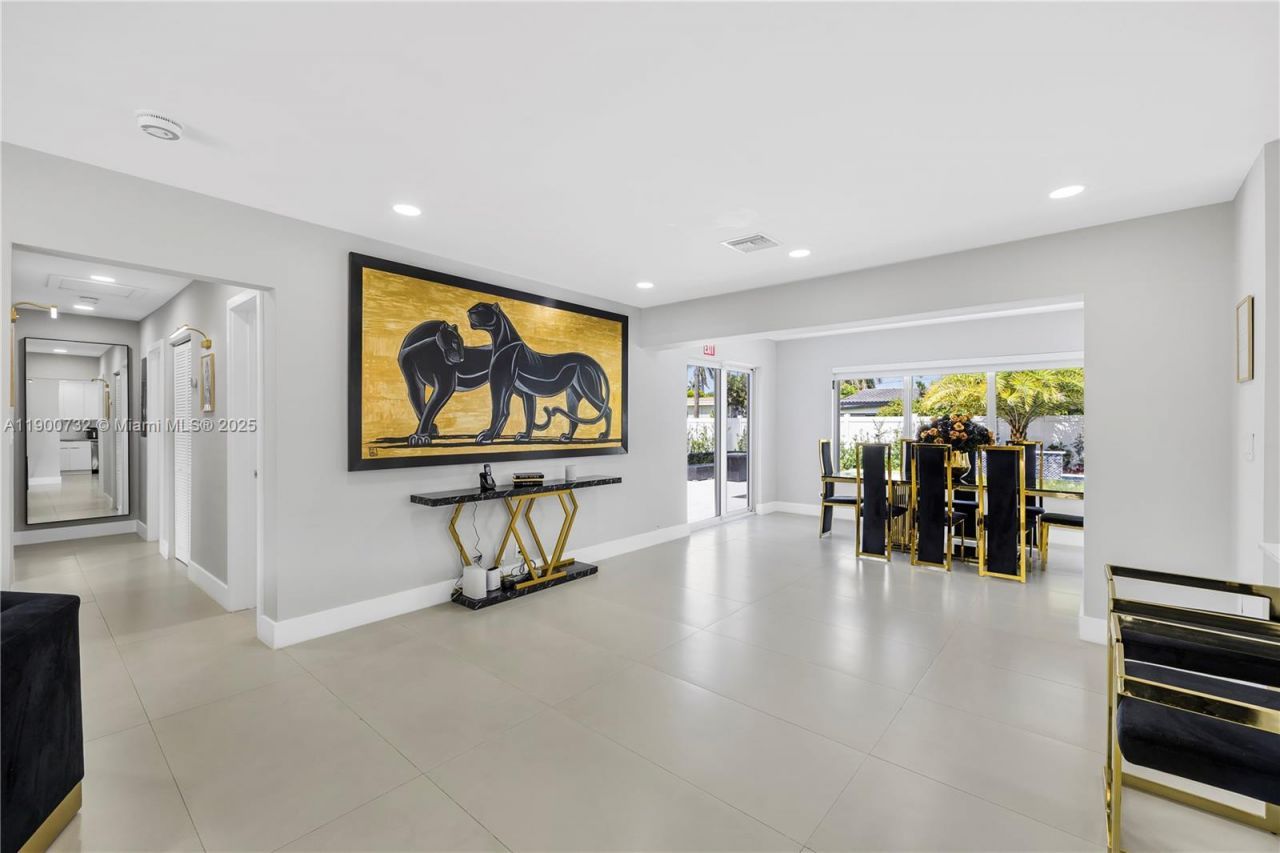 1104 N 13th Ter, Hollywood, FL 33019 Photo