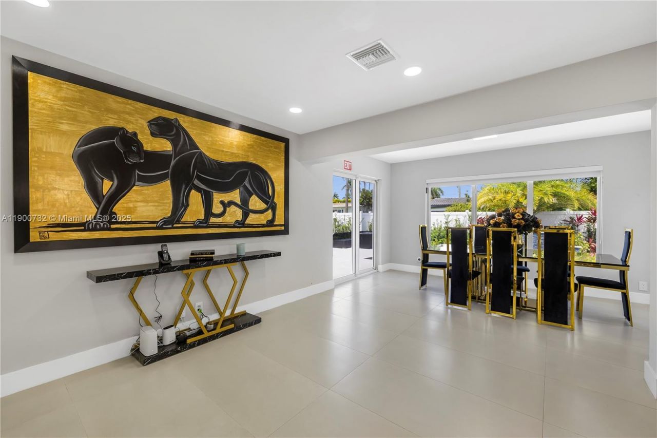 1104 N 13th Ter, Hollywood, FL 33019 Photo