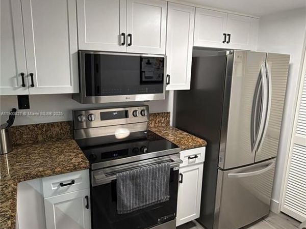 650 West Ave, Unit 303, Miami Beach, FL 33139