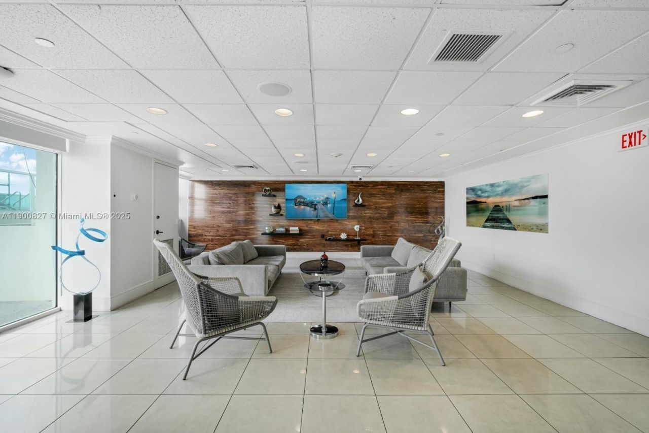 650 West Ave, Unit 303, Miami Beach, FL 33139 Photo