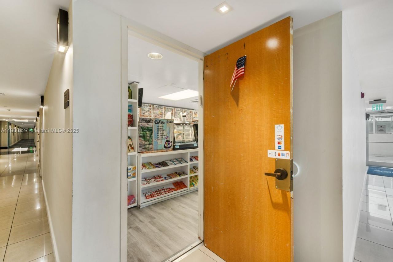 650 West Ave, Unit 303, Miami Beach, FL 33139 Photo