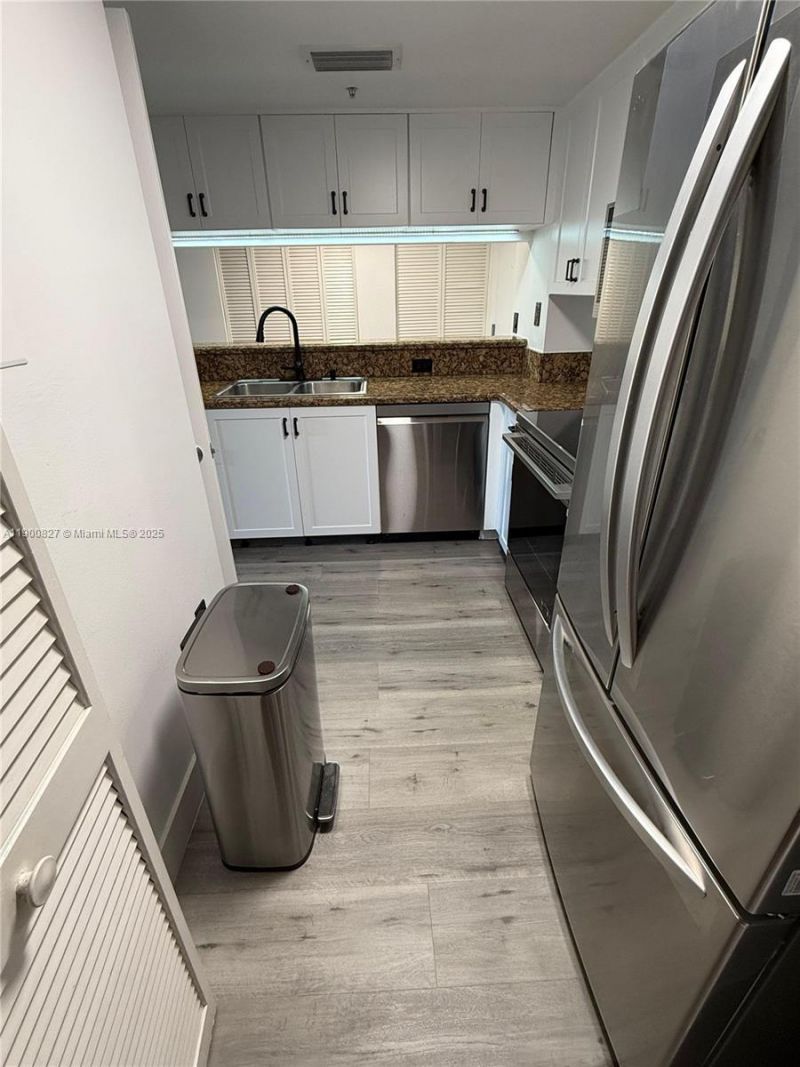 650 West Ave, Unit 303, Miami Beach, FL 33139 Photo