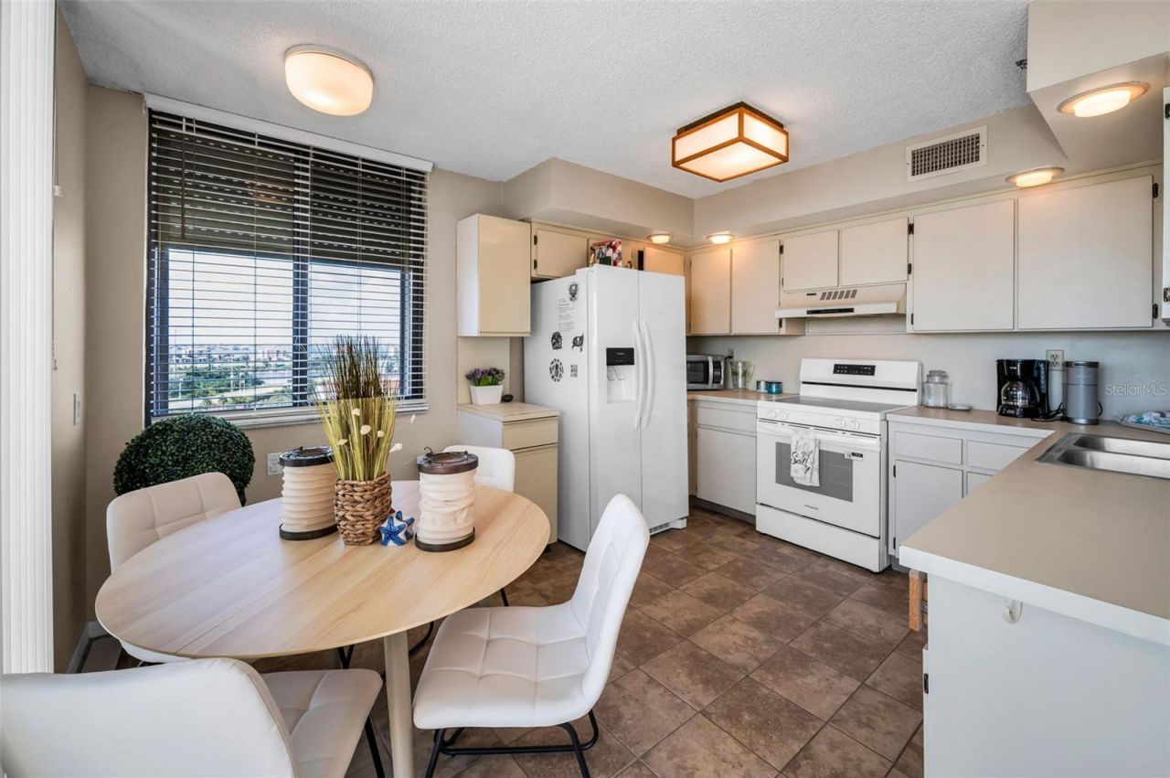 6322 Palma Del Mar Boulevard S, Unit 1104, Saint Petersburg, FL 33715 Photo