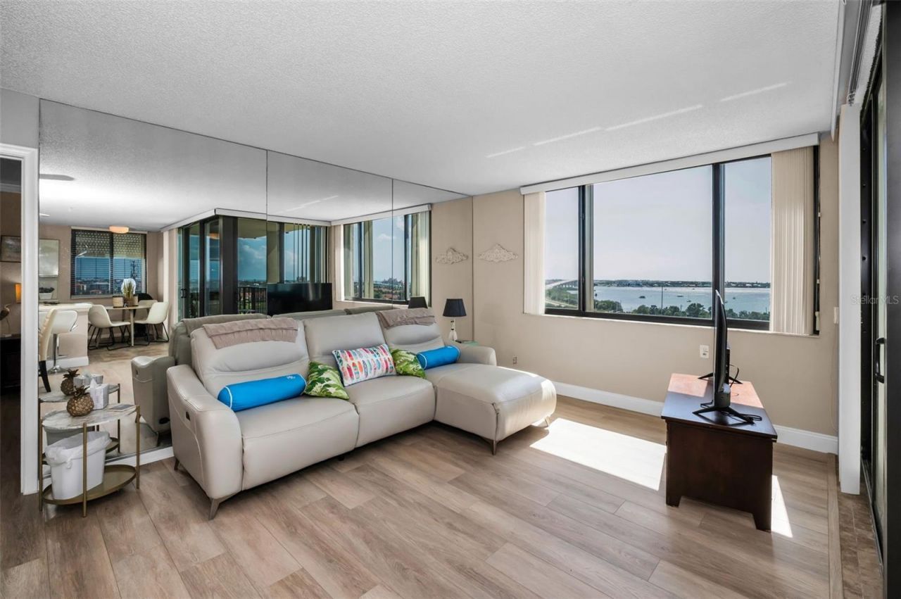 6322 Palma Del Mar Boulevard S, Unit 1104, Saint Petersburg, FL 33715 Photo