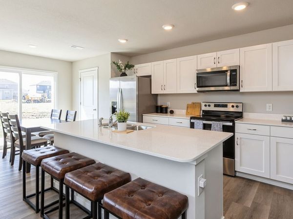 2232 SE Morningdew Drive, West Des Moines, IA 50265