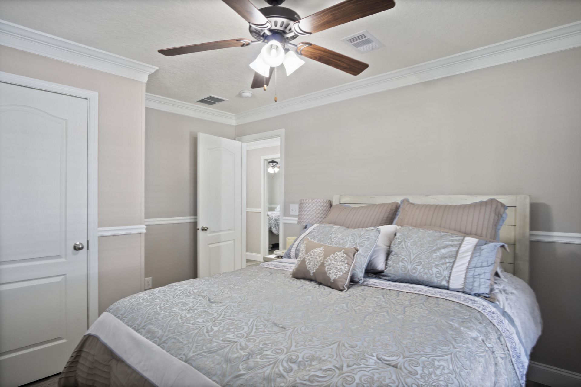 8328 SE Swan Avenue, Hobe Sound, FL 33455 Photo