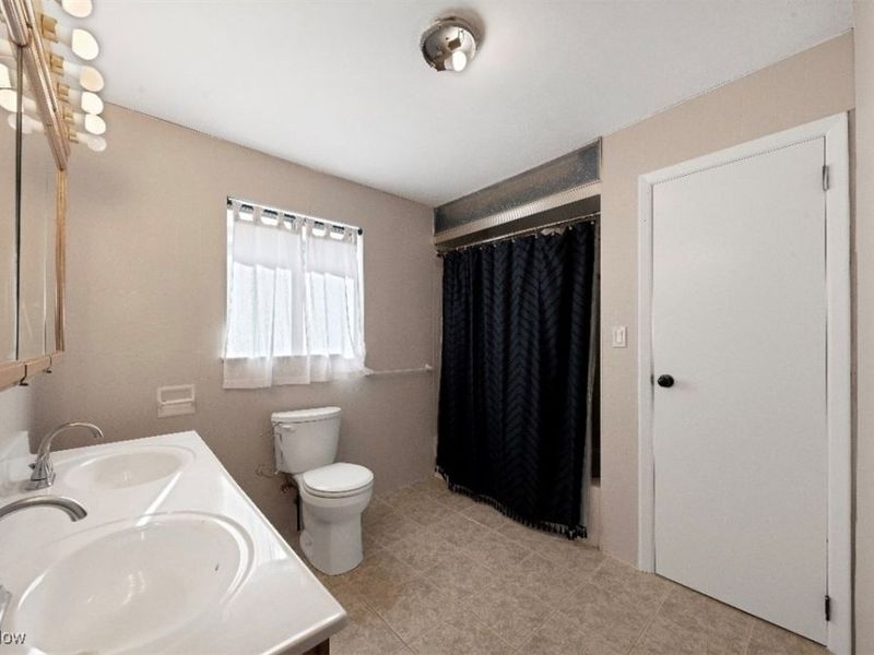 19498 Frischkorn Drive, Wellsville, OH 43968 Photo 13