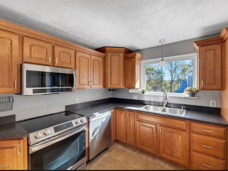 19498 Frischkorn Drive, Wellsville, OH 43968 Photo 9