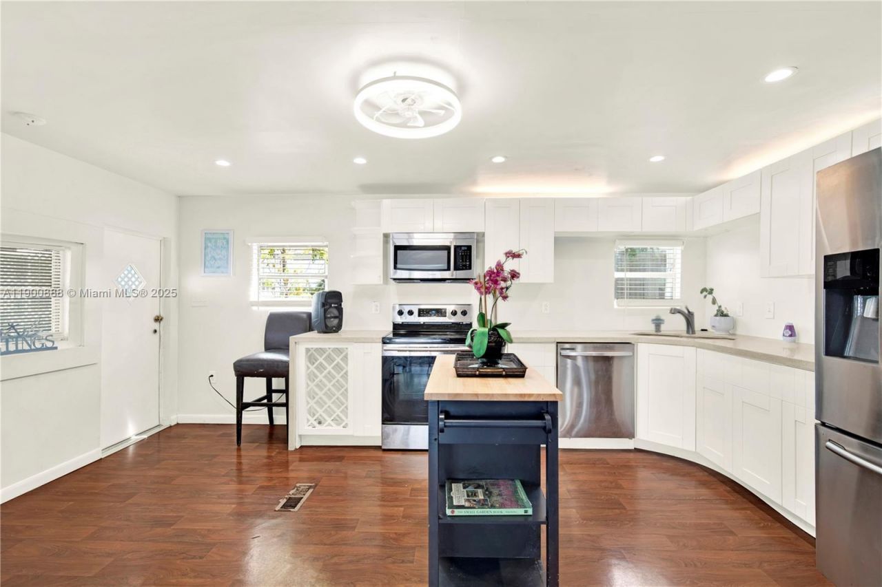 124 Valjean Ln, Tavernier, FL 33070 Photo