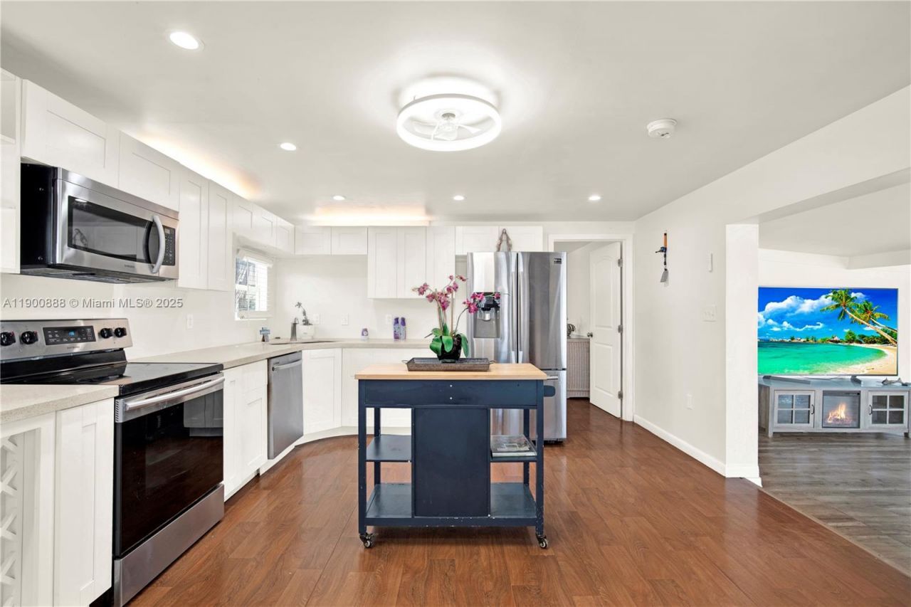 124 Valjean Ln, Tavernier, FL 33070 Photo