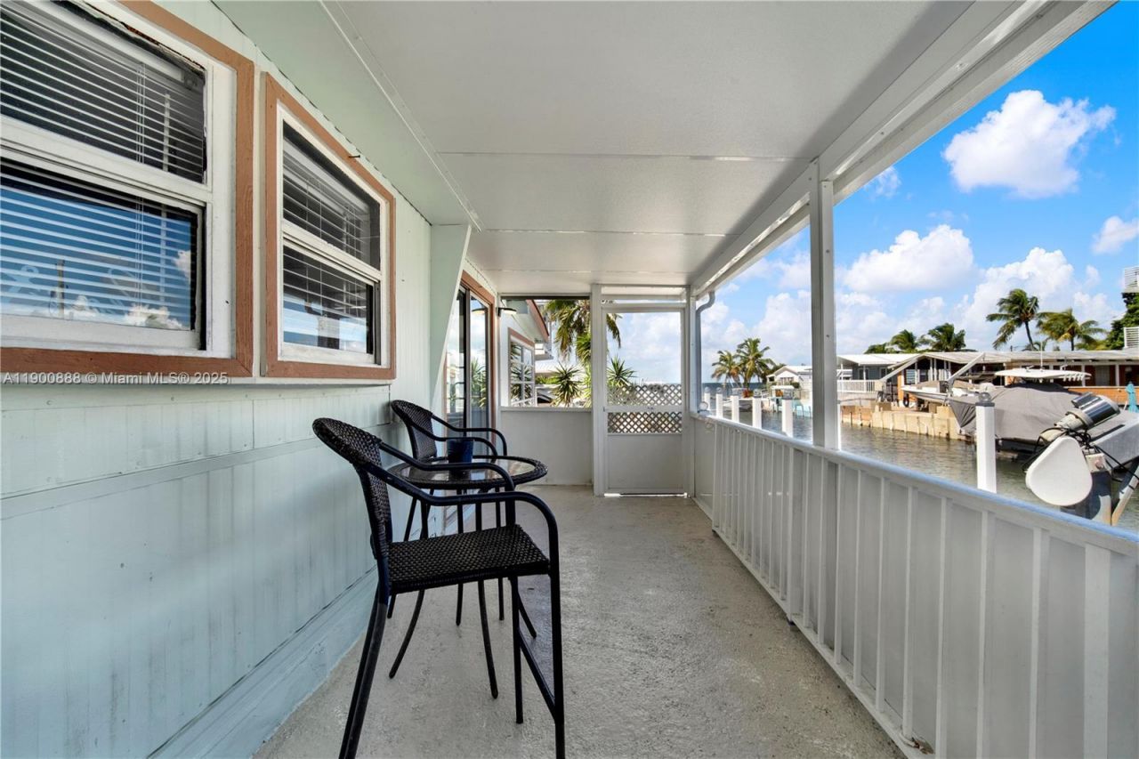 124 Valjean Ln, Tavernier, FL 33070 Photo