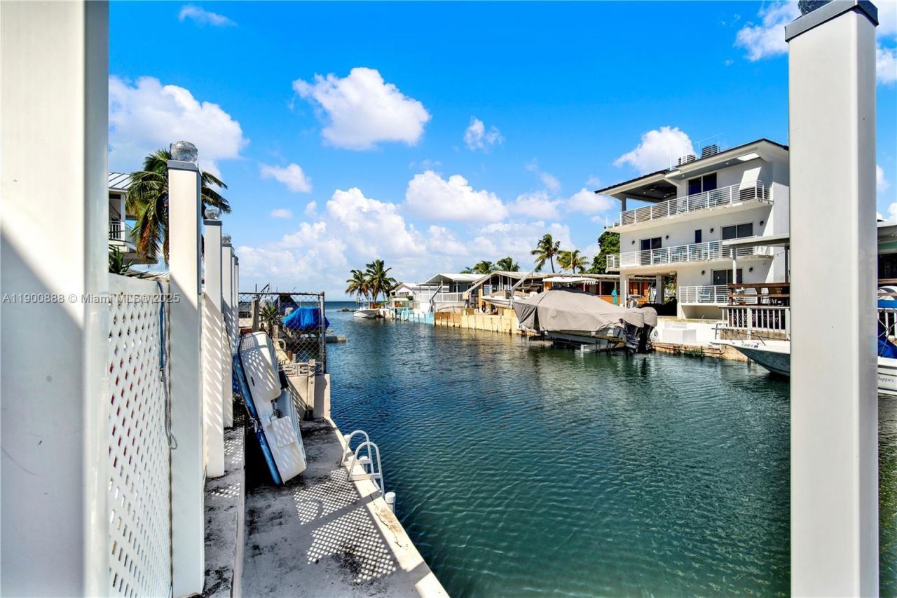 124 Valjean Ln, Tavernier, FL 33070 Photo