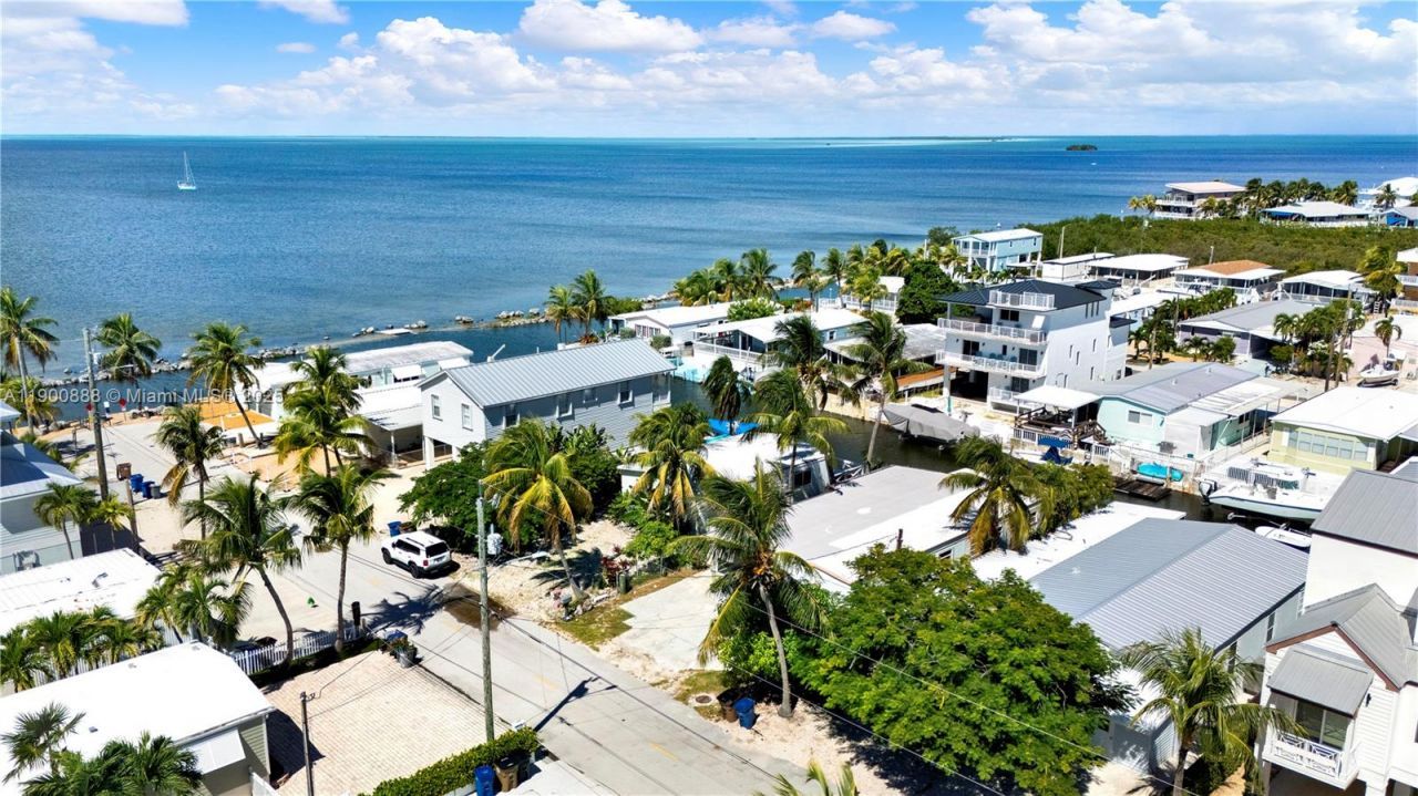 124 Valjean Ln, Tavernier, FL 33070 Photo