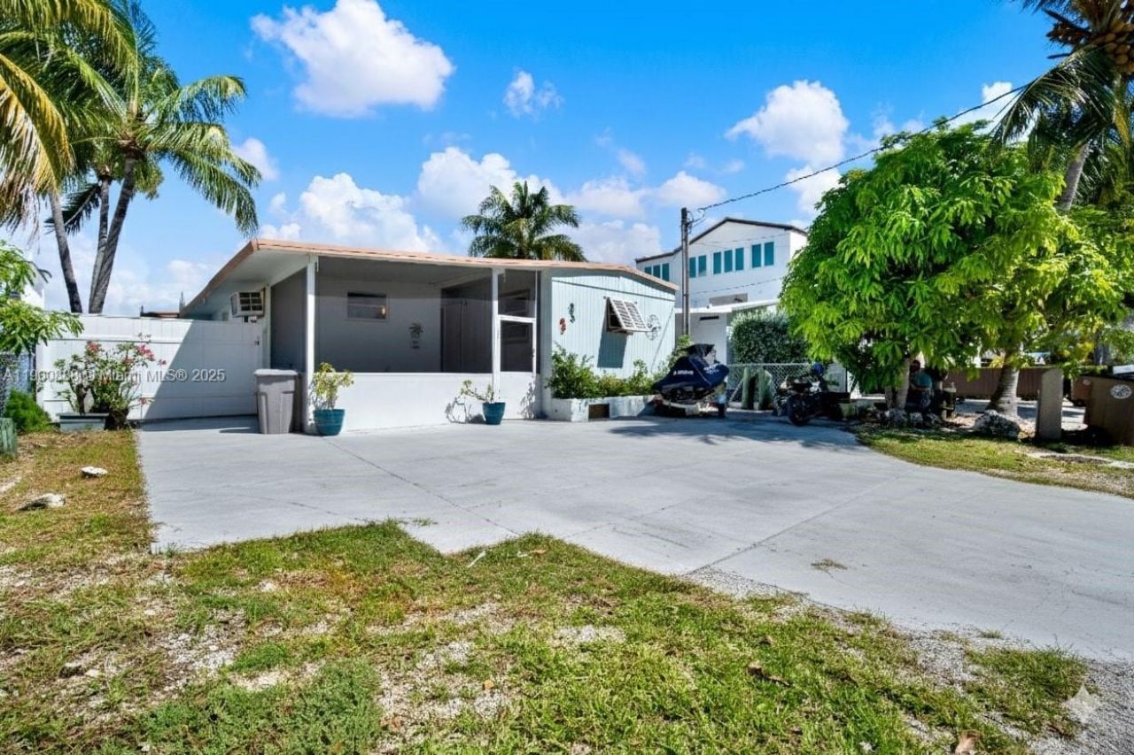 124 Valjean Ln, Tavernier, FL 33070 Photo