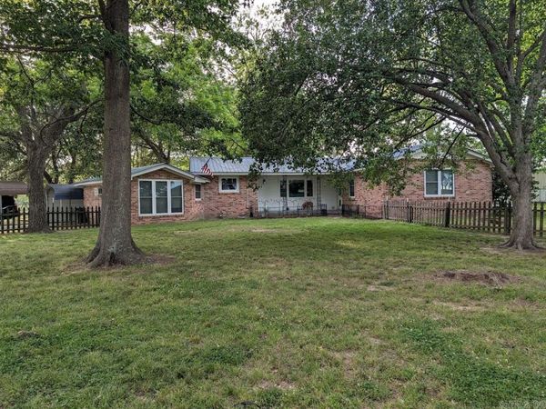 1104 S 65 Highway, McGehee, AR 71654