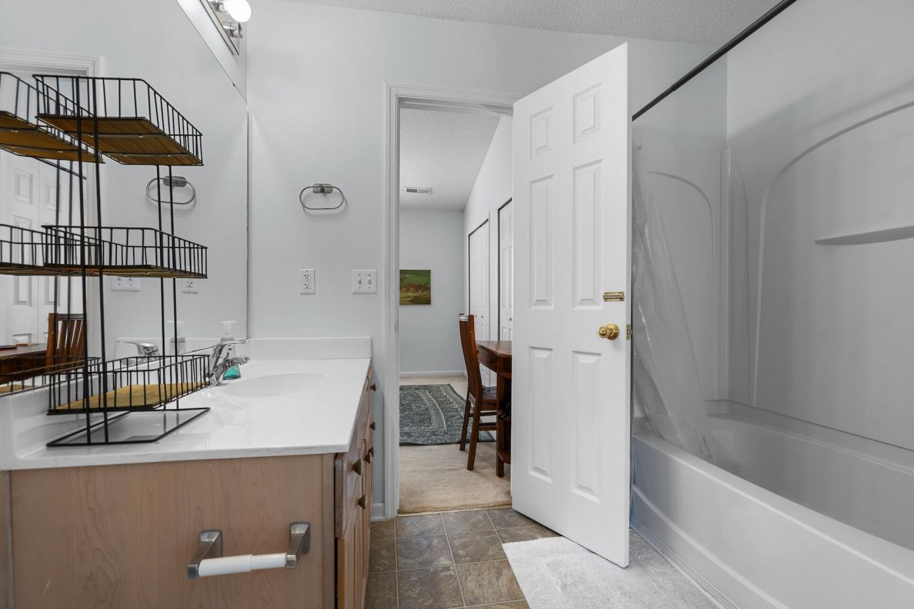 341 Kelsey Boulevard Photo 12