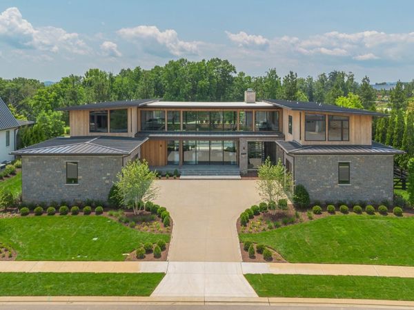 8005 Backwoods Dr, College Grove, TN 37046