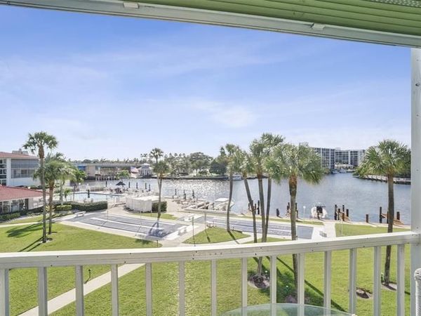 105 NE 19th Avenue, Unit 352, Deerfield Beach, FL 33441