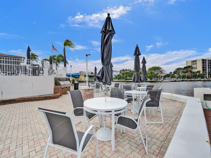 105 NE 19th Avenue, Unit 352, Deerfield Beach, FL 33441 Photo