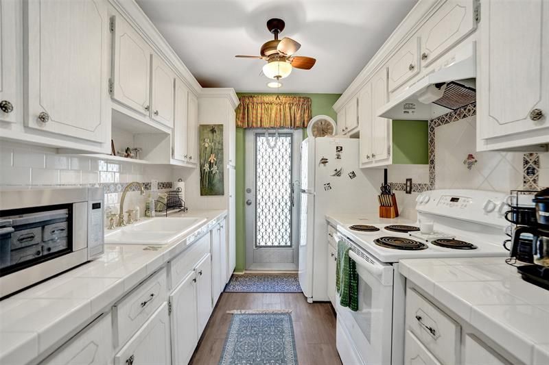 105 NE 19th Avenue, Unit 352, Deerfield Beach, FL 33441 Photo