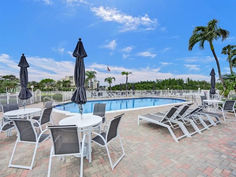 105 NE 19th Avenue, Unit 352, Deerfield Beach, FL 33441 Photo